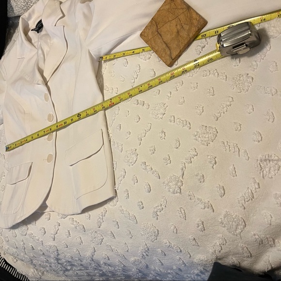 Focus 2000 White Three Button Lined Long Sleeve Blazer Jacket Sz 2P - Picture 7 of 8